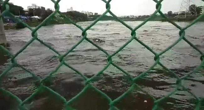 Musi river in spate in Hyderabad, two bridges shut