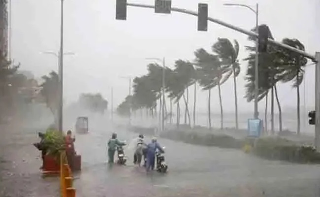 Red alert in north coastal Andhra as heavy rain wreaks havoc