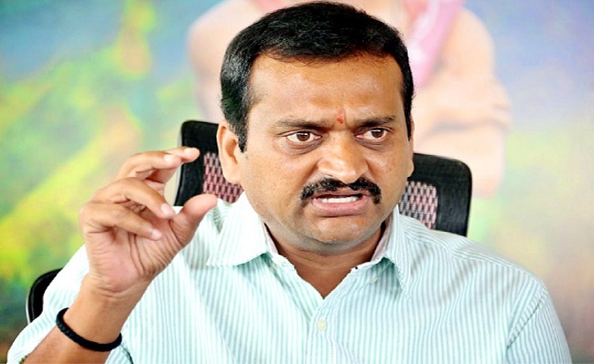 Bandla Ganesh Offers Apologies to Trivikram