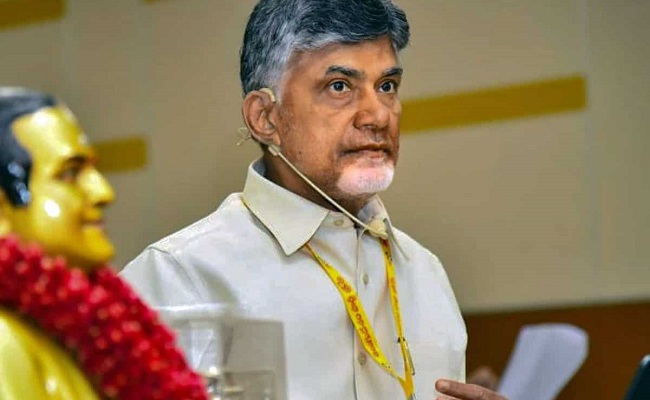 Chandru belongs to Jagan's Paytm batch: Naidu