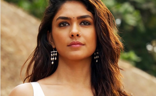 Mrunal Thakur Plans a Permanent Place in Hyd