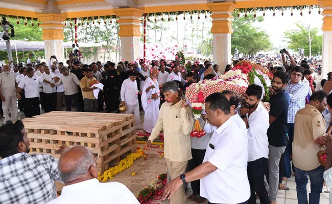 Media Baron Ramoji Rao Cremated With State Honours | greatandhra.com