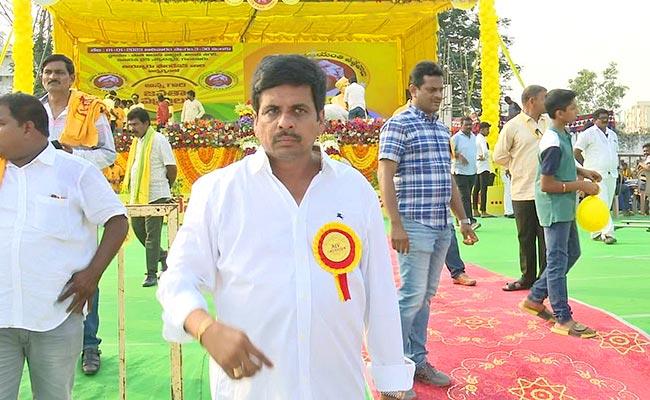 Vuyyur Srinivas funding Lokesh padayatra?