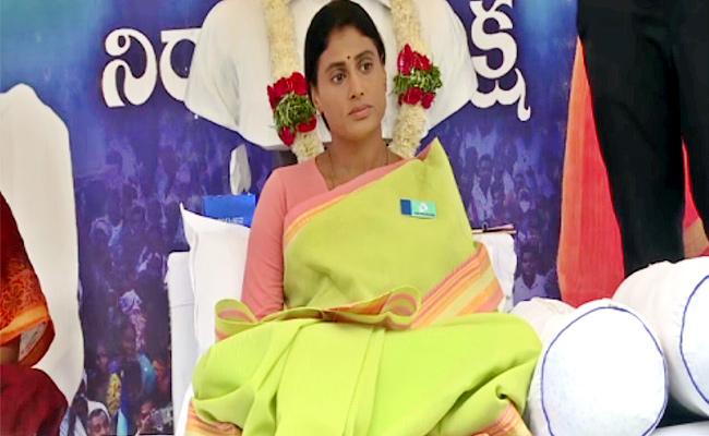 Sharmila as stubborn as Jagan, not sipping even water