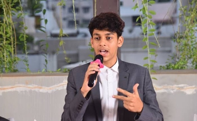 Indian Teen Prodigy Masters 400 Languages