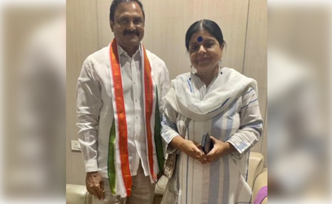 Allu Arjun's F-I-L meets Congress in-charge Deepa Dasmunsi