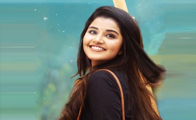 Anupama Parameswaran Doesn't Like Photoshoots!