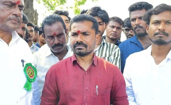 T-Cong MLA offers reward for 'beheading' Union Minister Bittu