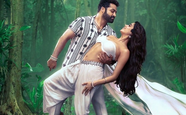 NTR, Janhvi shoot for new song in Hyderabad