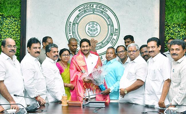 GPS will be a good pension scheme, Jagan tells employees