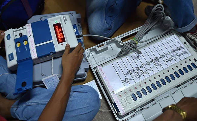 YSRC debacle: Poll pundits blaming it on EVMs