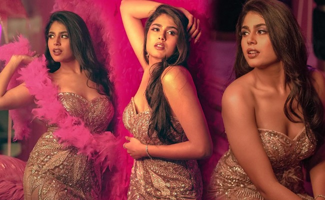 Pics: Glam Poses of Miss Faria Abdullah