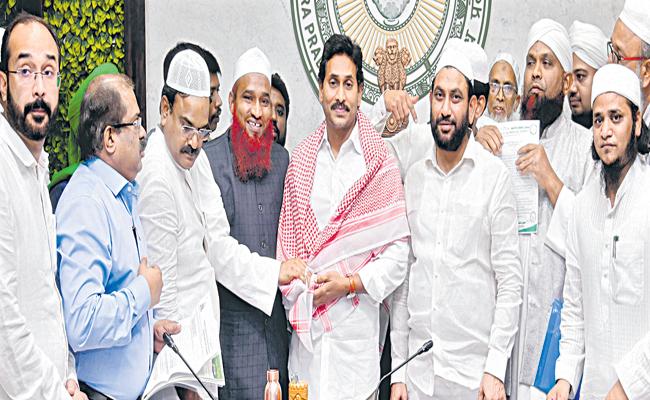 Jagan, Naidu evade direct opposition to UCC