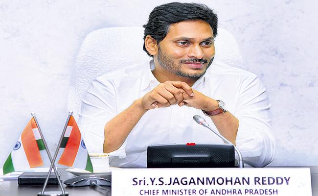 Andhra employees mounting pressure on Jagan