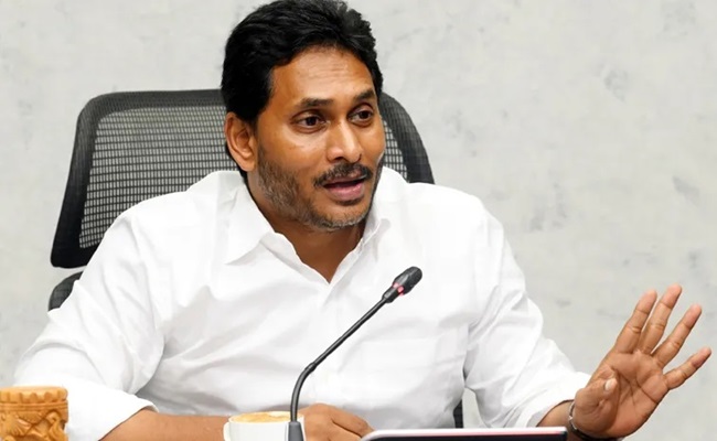 Jagan calls for strengthening party at grassroots