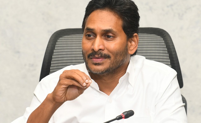 Welfare schemes: Jagan tries to corner Naidu