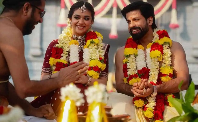 Actor Keerthy Suresh marries Antony Thattil in Goa