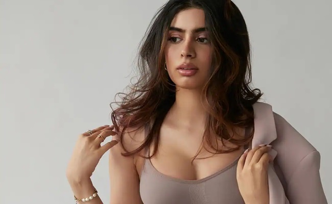 Khushi Kapoor Shares Her Dating Strategy