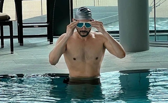 Pic Talk: Mahesh Babu Goes Shirtless, Swims In Pool