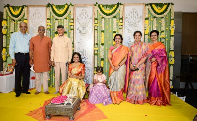 Naidu, Daggubati families meet, greet after long time!