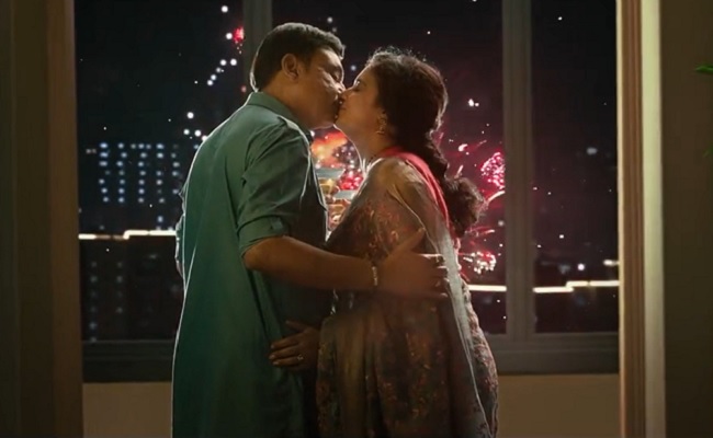Naresh New Sex - New Year Gift: Pavitra's Lip Kiss To Naresh