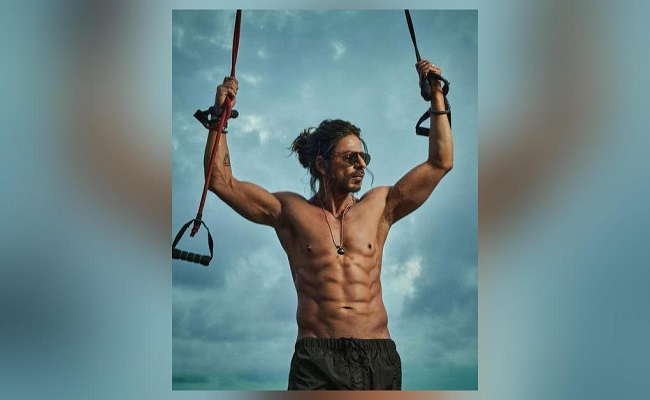 Shah Rukh Khan shares pic of his 8-pack abs for 'Pathaan
