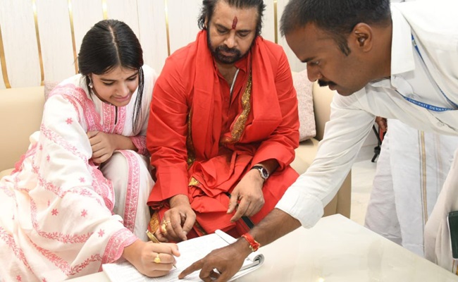 Pawan's daughter gives declaration before entering Tirumala temple