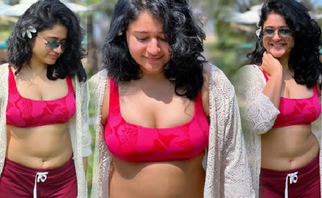 pHOTo Gallery: Poonam Bajwa Flaunts Her Body