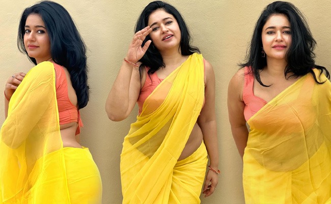 Pics: Poonam Dazzles in a Yellow Saree