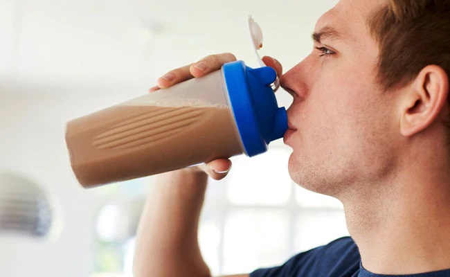 Eating protein or drinking protein: Which is better?