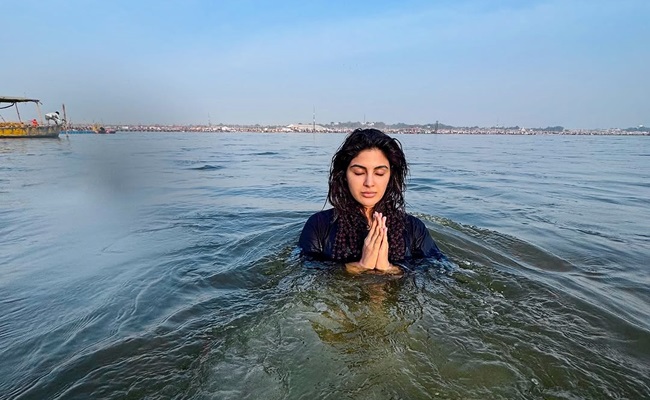 Samyuktha Takes Holy Dip at Maha Kumbh