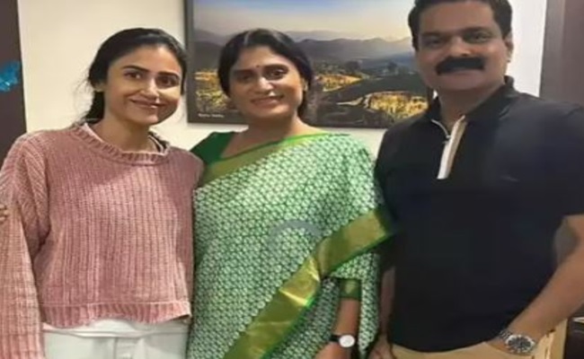 Sharmila meets Alekhya, TDP says thank you!