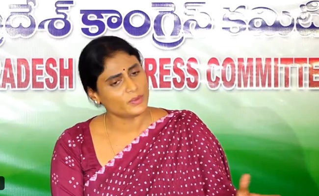 Sharmila puts up aggressive posture against Naidu