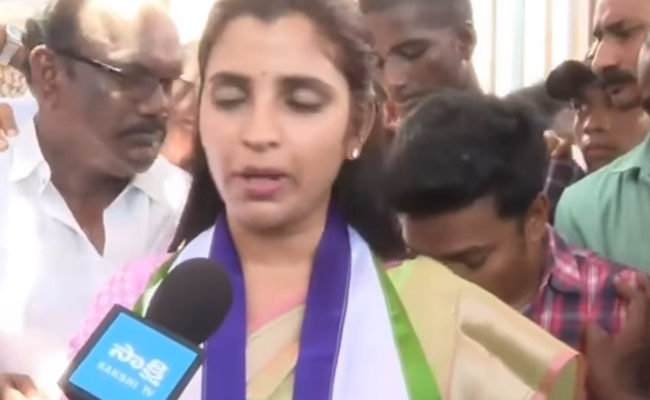 Anchor Syamala is YSRCP official spokesperson!