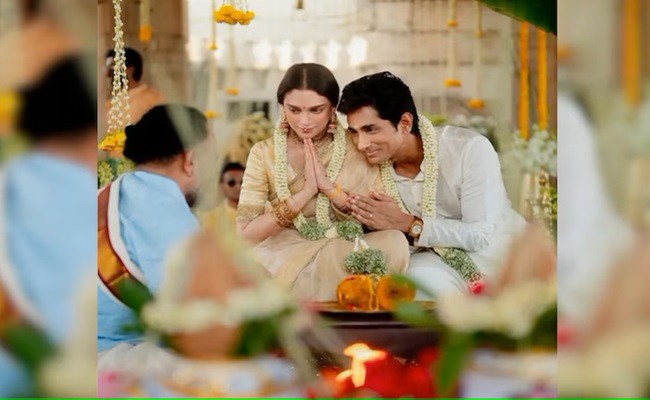 Aditi Rao Hydari, Siddharth are now 'Mrs & Mr Adu-Siddhu'