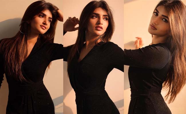 Pics: Dhamaka Girl In Full Black