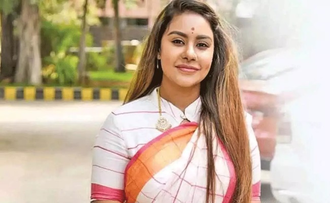 Please forgive me, repenting Sri Reddy asks Lokesh