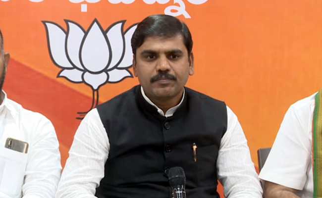 BJP warns Vishnu against talking on alliances in AP