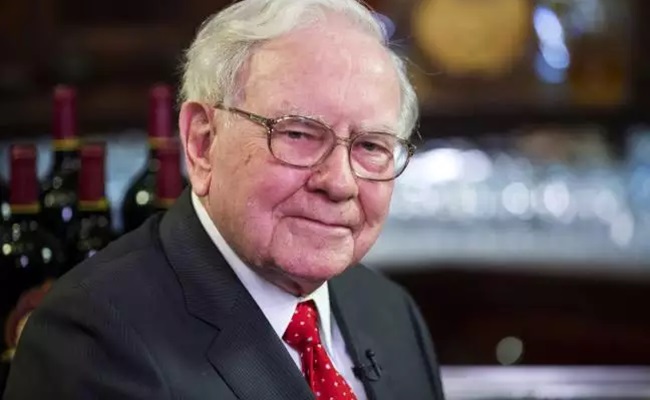 Warren Buffett Advises Parents on Key Step Before They Die