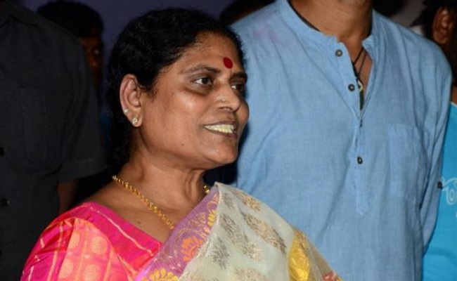 Vijayamma opens up, defends Sharmila!