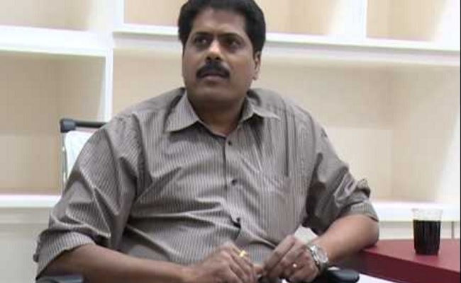 Telugu Channel Chairman Quits, Thanks To Anchor!