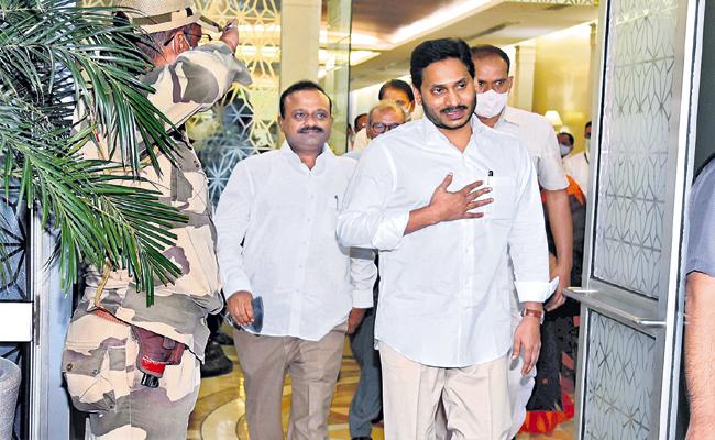 6 districts depend on Srisailam project for water: Jagan