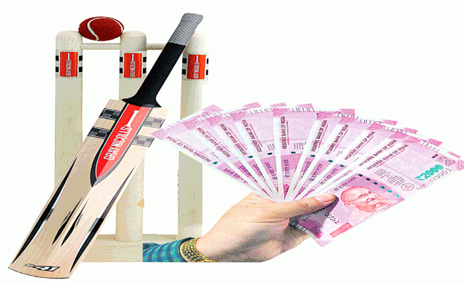 4 Andhra men arrested for betting on KKR-RCB match