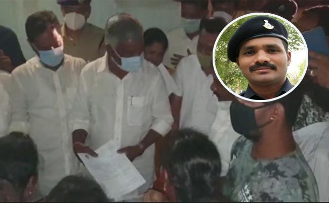 Jagan gives Rs 50L ex-gratia to martyred soldier family