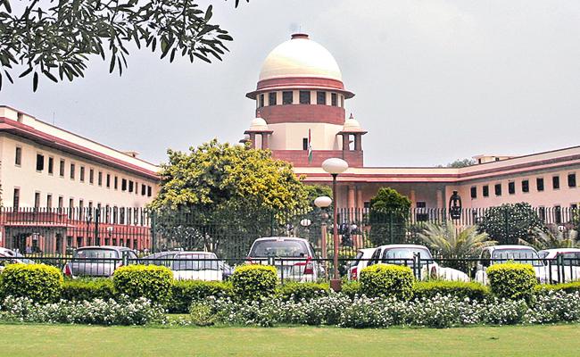 Probe into land scam: SC faults Andhra HC for stay