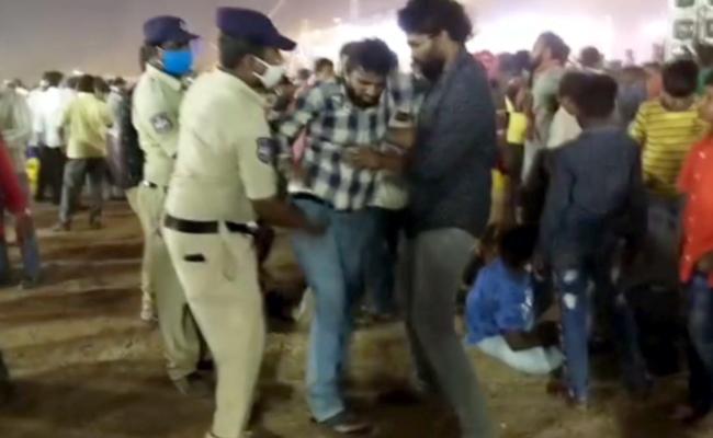 Over 100 injured in stadium collapse in Telangana