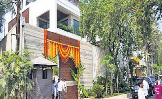 Major Vaastu Defect In Chandrababu's House?