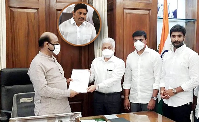 YSRCP MPs Meet LS Speaker, Renew Demand On Raghurama Disqualification